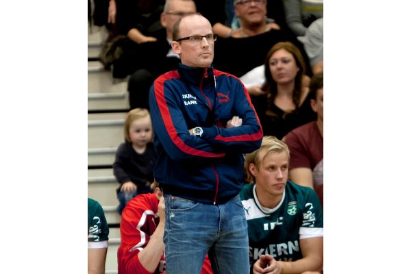 Nørgaard forventer knæ og albuer